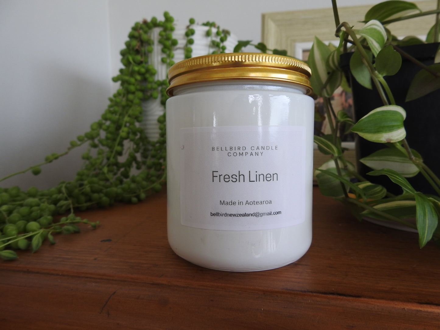 FRESH LINEN Gift boxed   Soy Candle